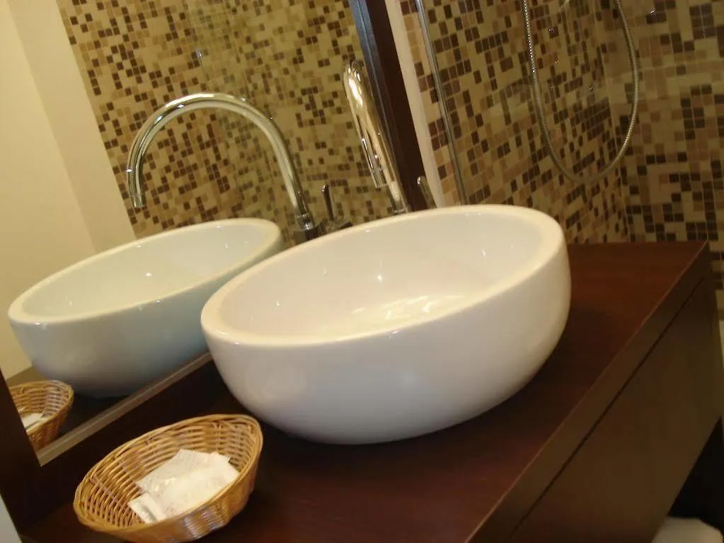 Eden Boutique Accommodation Bucharest 3*,